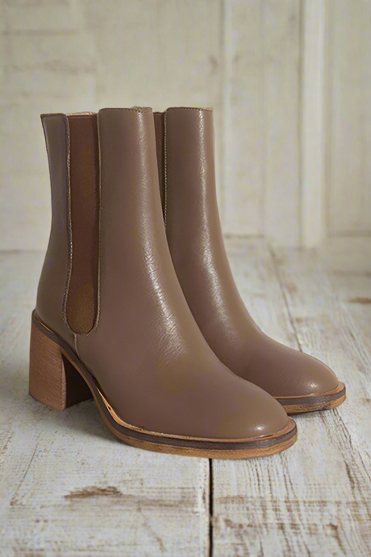 Olivia Vintage Roots Boots