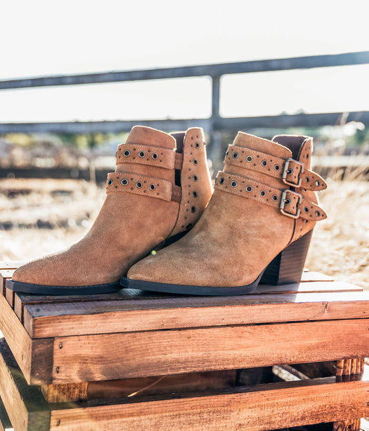 Sarah Leather Ankle Boot in Tan